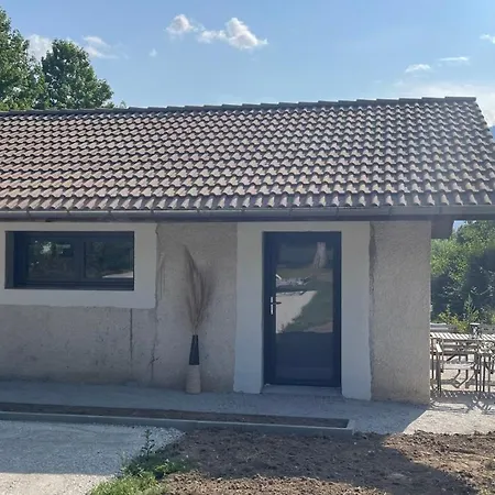 Le De La Apartment *