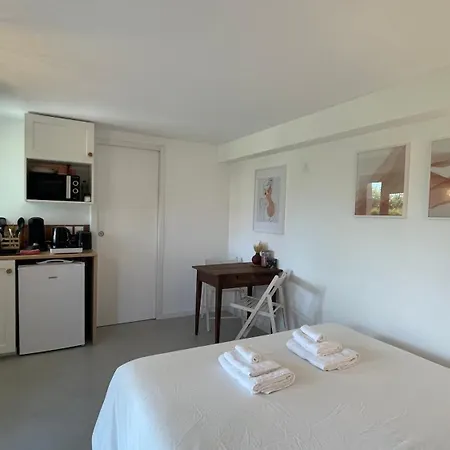 Apartment Le De La