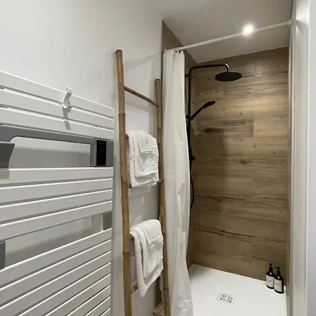 Le De La Apartment *